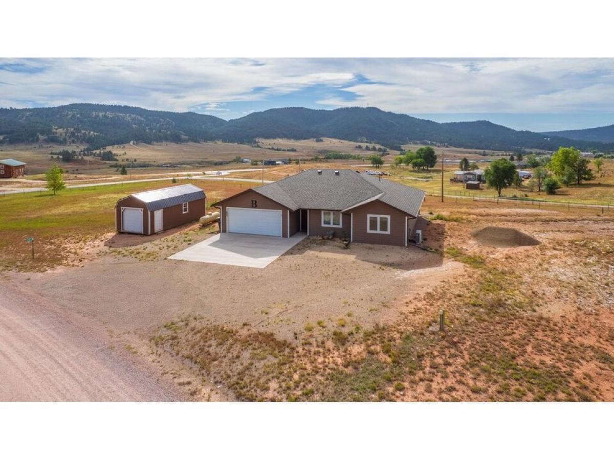 Picture of Home For Sale in Hot Springs, South Dakota, United States