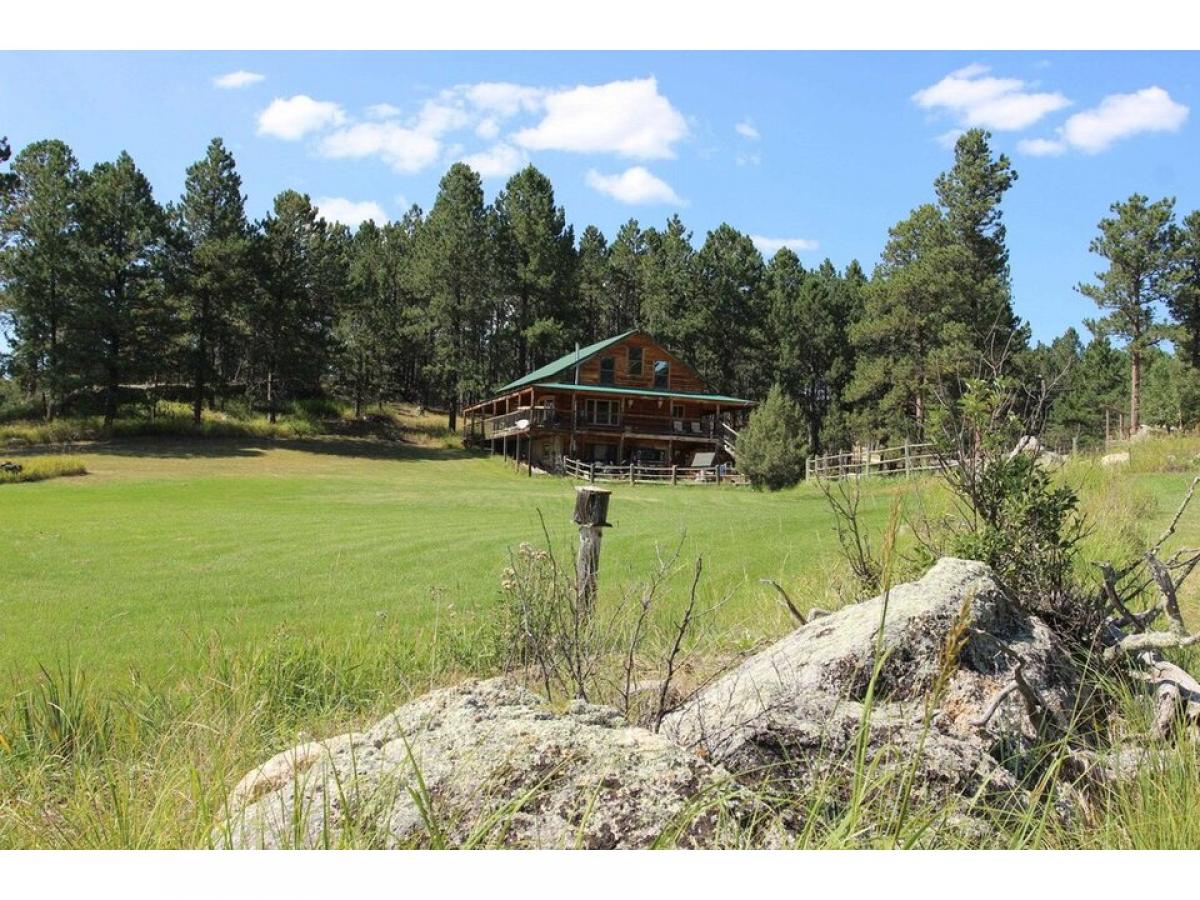 Picture of Home For Sale in Custer, South Dakota, United States