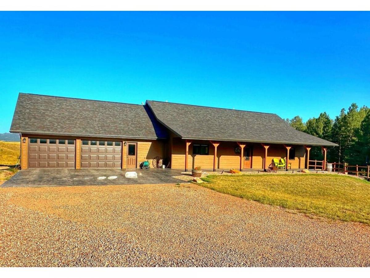 Picture of Home For Sale in Sundance, Wyoming, United States