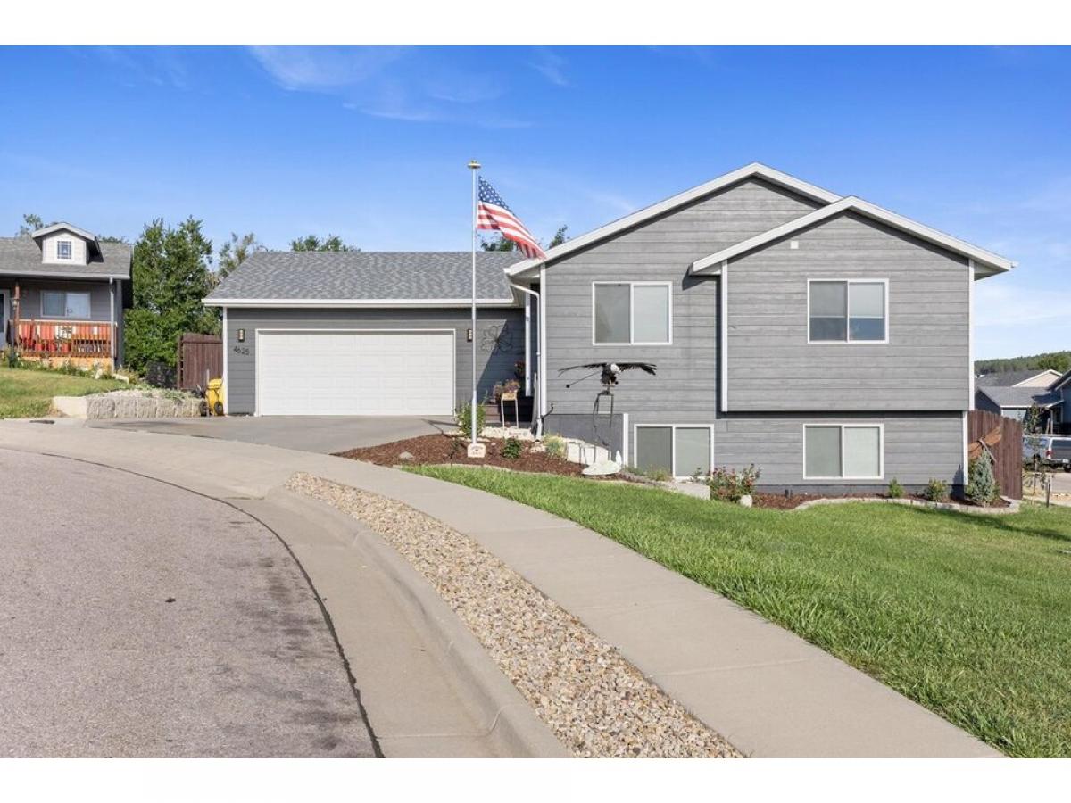 Picture of Home For Sale in Rapid City, South Dakota, United States