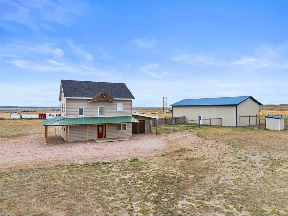 Picture of Home For Sale in Moorcroft, Wyoming, United States