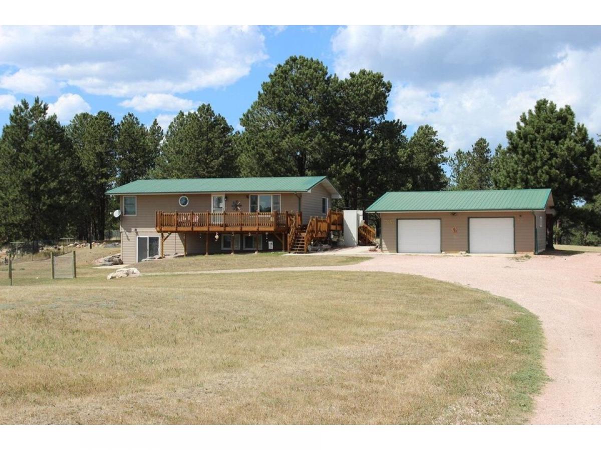 Picture of Home For Sale in Custer, South Dakota, United States