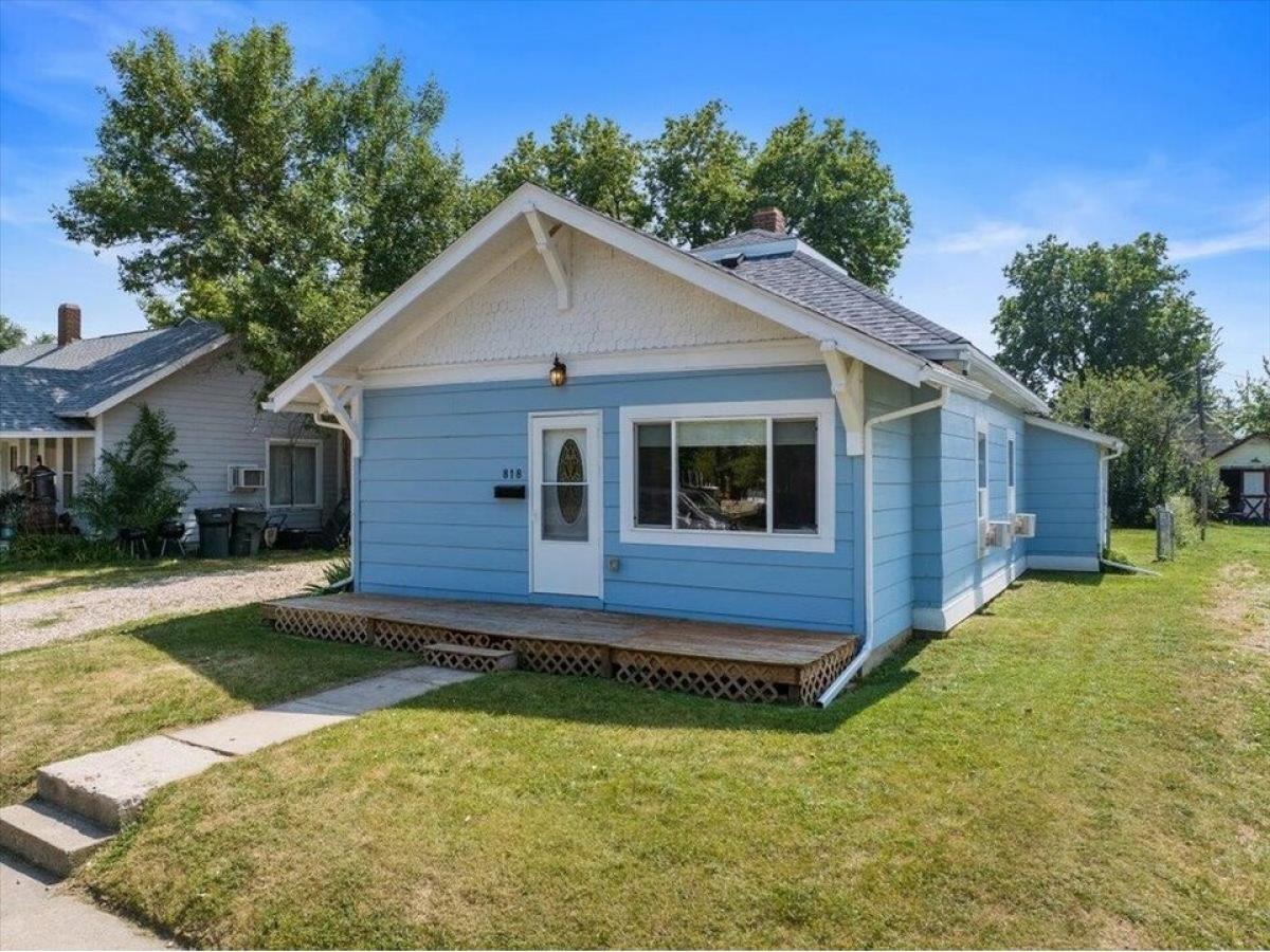 Picture of Home For Sale in Belle Fourche, South Dakota, United States