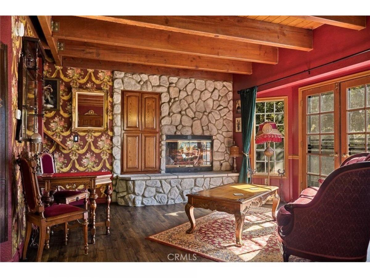 Picture of Home For Sale in Crestline, California, United States