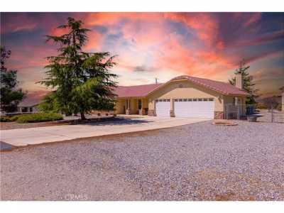 Home For Sale in Apple Valley, California