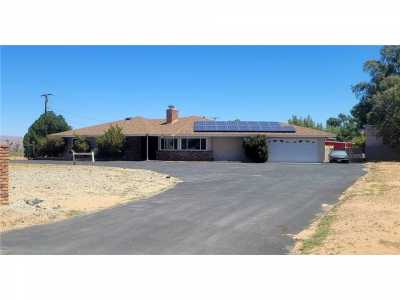 Home For Sale in Apple Valley, California