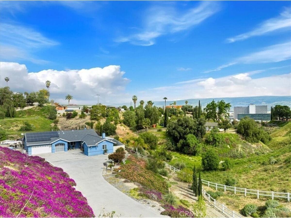 Picture of Home For Sale in Loma Linda, California, United States