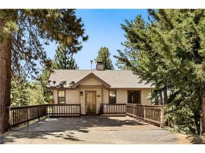 Home For Sale in Running Springs, California