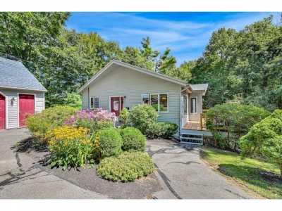 Home For Sale in Farmingdale, Maine