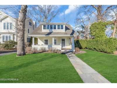 Home For Sale in Sea Girt, New Jersey