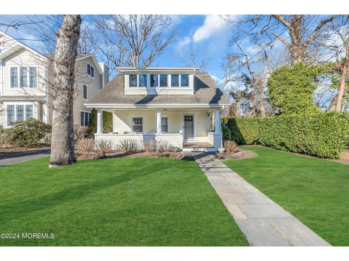 Picture of Home For Sale in Sea Girt, New Jersey, United States