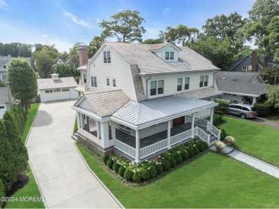 Home For Sale in Spring Lake, New Jersey