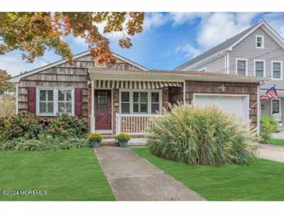 Home For Sale in Manasquan, New Jersey