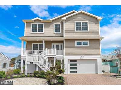 Home For Sale in Manahawkin, New Jersey