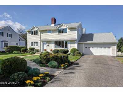 Home For Sale in Sea Girt, New Jersey