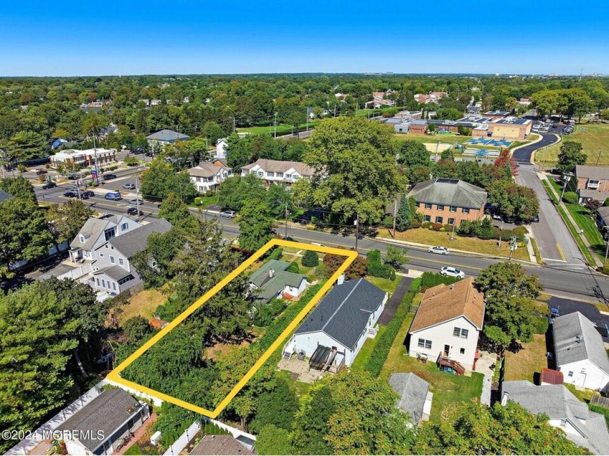 Picture of Home For Sale in Spring Lake Heights, New Jersey, United States