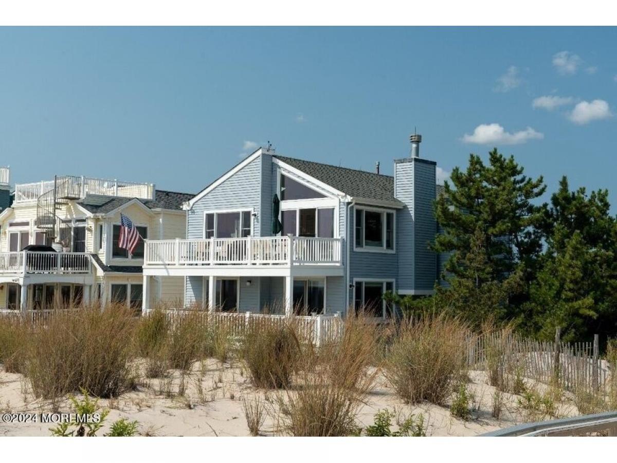 Picture of Home For Sale in Long Beach Twp, New Jersey, United States