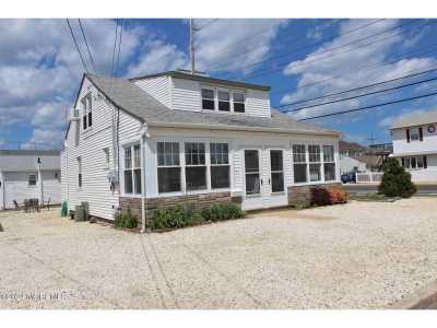 Home For Sale in Lavallette, New Jersey