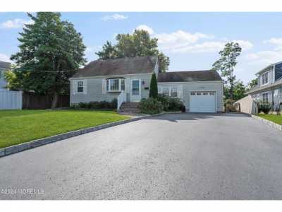 Home For Sale in West Long Branch, New Jersey