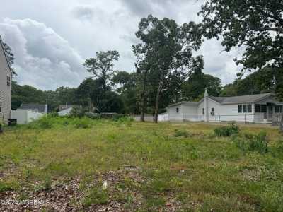 Home For Sale in Toms River, New Jersey