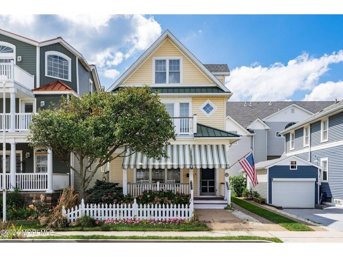 Picture of Home For Sale in Belmar, New Jersey, United States