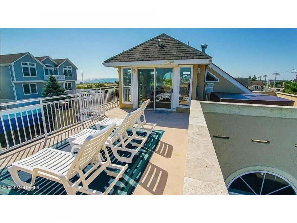 Picture of Home For Sale in Point Pleasant Beach, New Jersey, United States