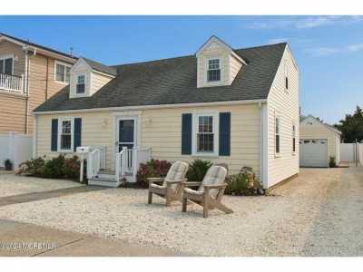 Home For Sale in Lavallette, New Jersey