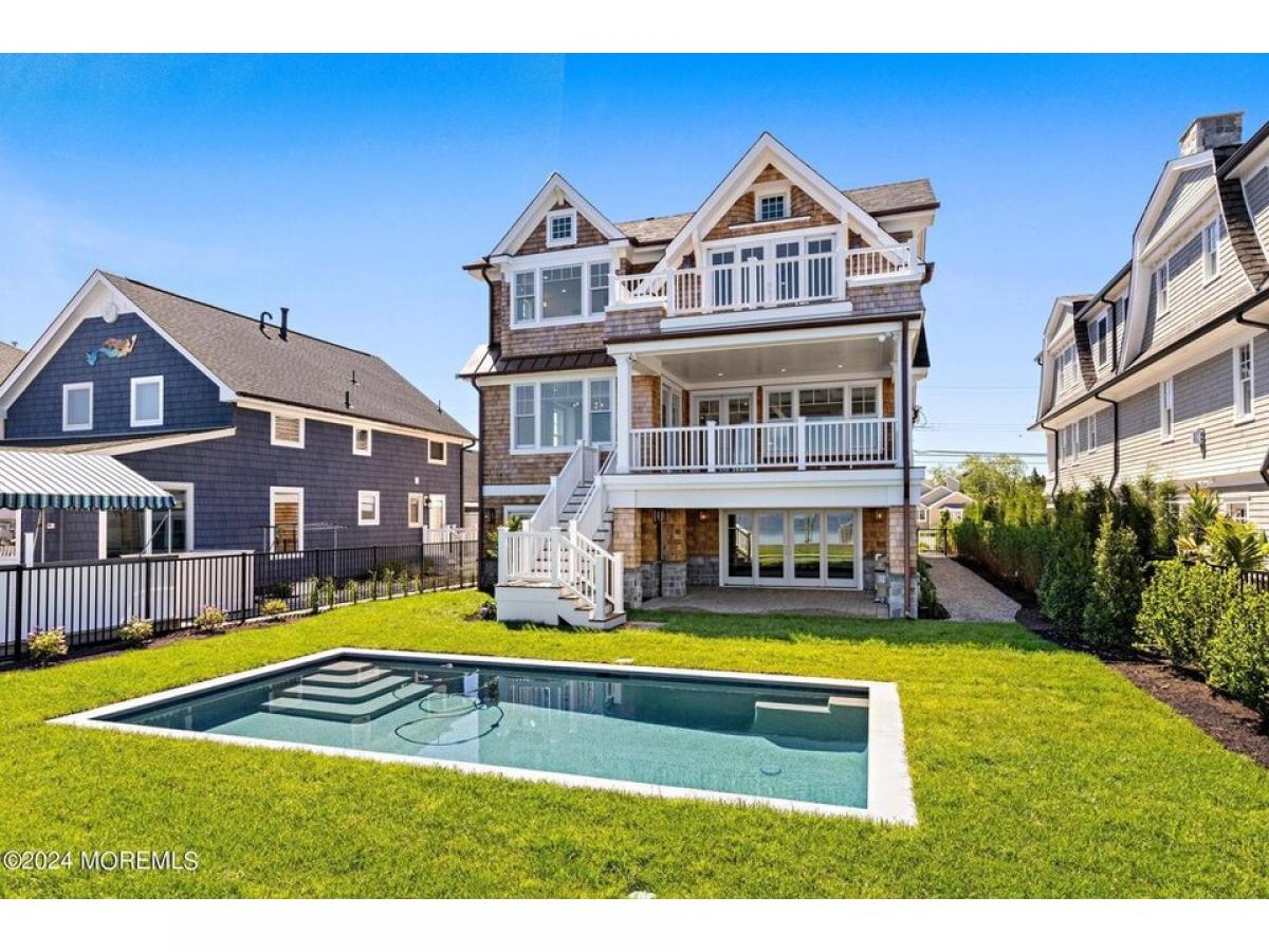 Picture of Home For Sale in Lavallette, New Jersey, United States