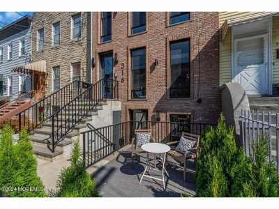 Home For Sale in Jersey City, New Jersey