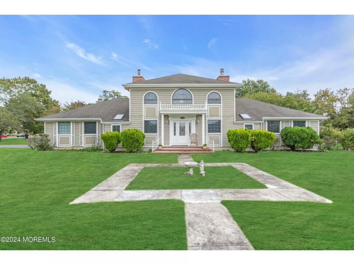 Picture of Home For Sale in Toms River, New Jersey, United States