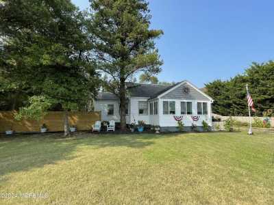 Home For Sale in Bayville, New Jersey