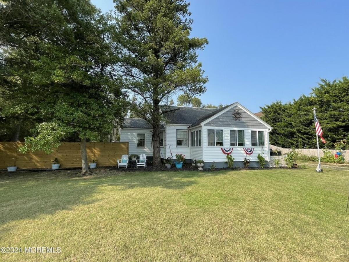 Picture of Home For Sale in Bayville, New Jersey, United States