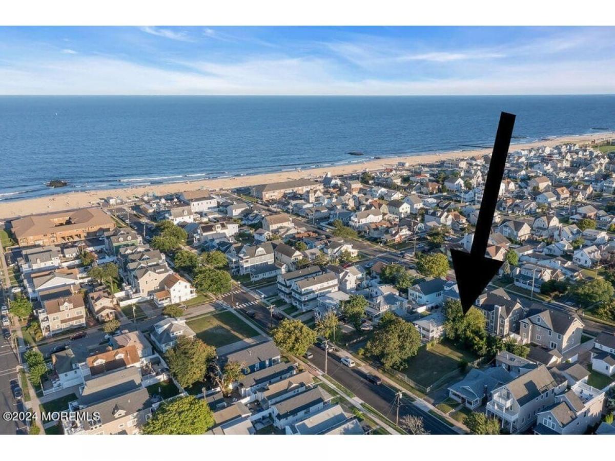 Picture of Home For Sale in Belmar, New Jersey, United States