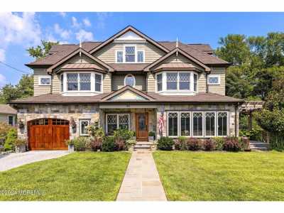 Home For Sale in Manasquan, New Jersey