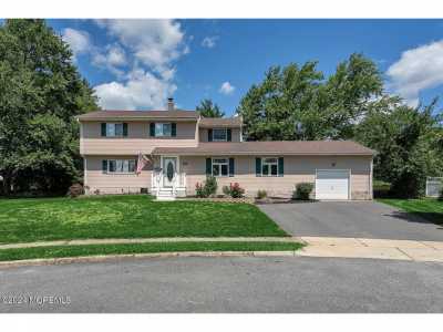 Home For Sale in Howell, New Jersey