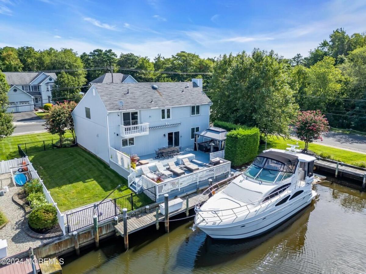 Picture of Home For Sale in Brick, New Jersey, United States