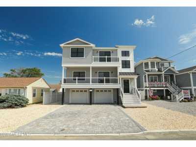 Home For Sale in Lavallette, New Jersey