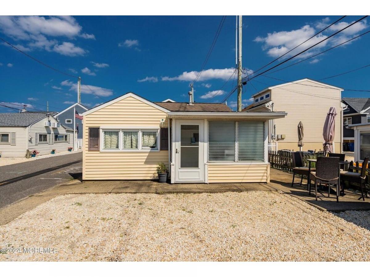 Picture of Home For Sale in Lavallette, New Jersey, United States