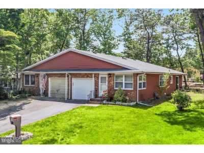 Home For Sale in Manahawkin, New Jersey