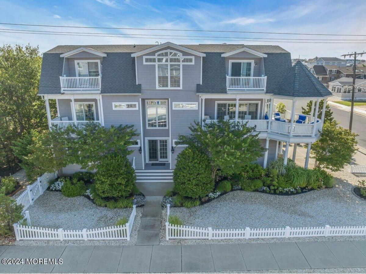 Picture of Home For Sale in Seaside Park, New Jersey, United States