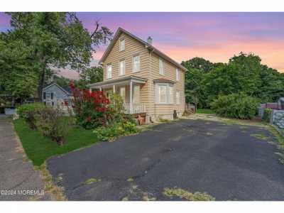 Home For Sale in Spotswood, New Jersey