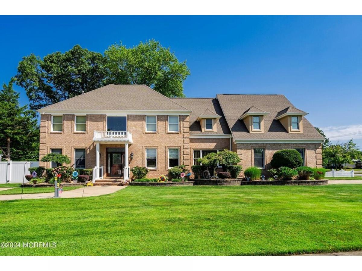 Picture of Home For Sale in Toms River, New Jersey, United States