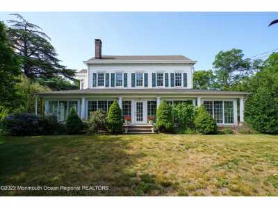 Home For Sale in Middletown, New Jersey