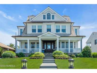 Home For Sale in Sea Girt, New Jersey