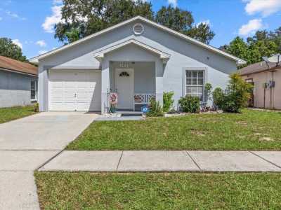 Home For Sale in Valrico, Florida