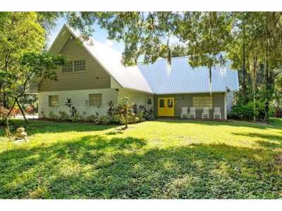 Home For Sale in Plant City, Florida