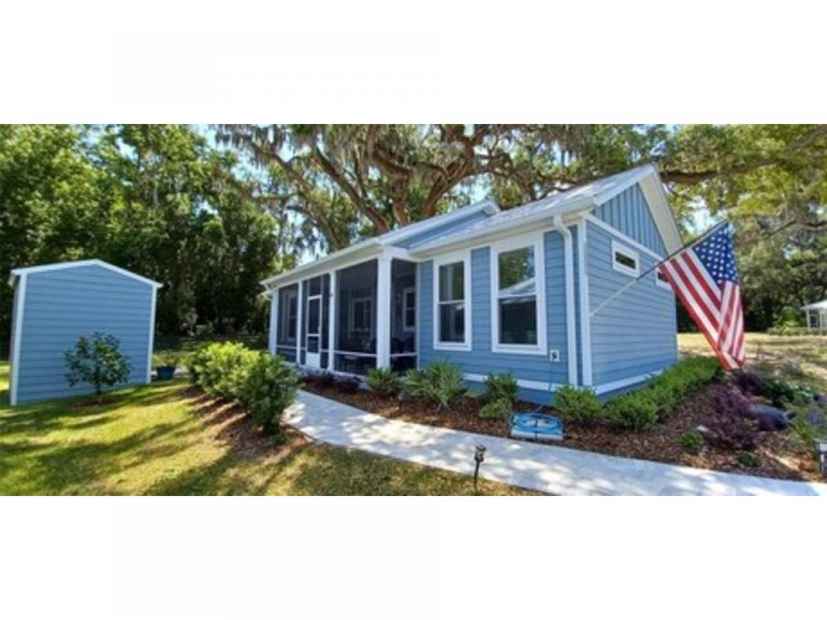 Picture of Home For Sale in Oxford, Florida, United States