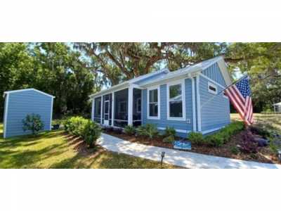 Home For Sale in Oxford, Florida