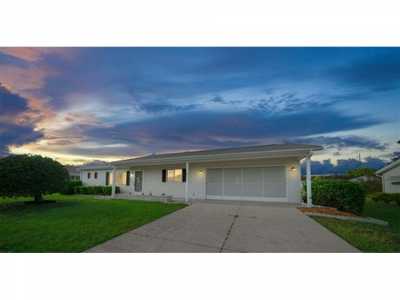 Home For Sale in Summerfield, Florida