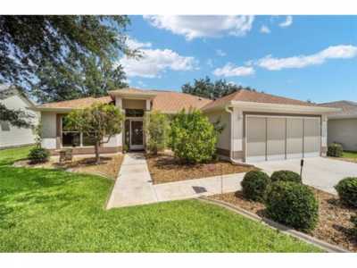 Home For Sale in Lady Lake, Florida